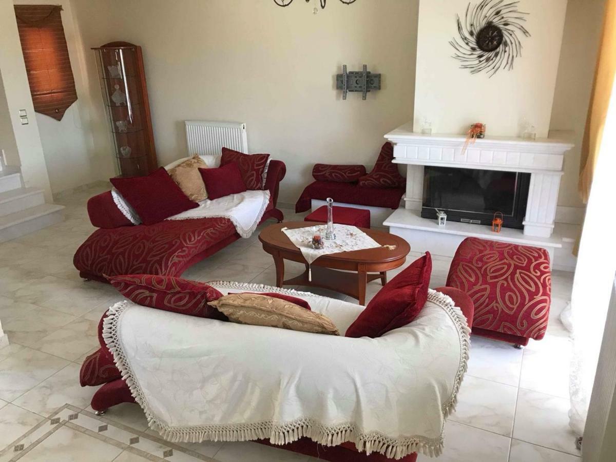 Amazing House In Kiato Near The Beach Ngoại thất bức ảnh
